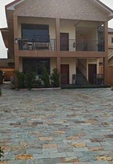 Accra Apartment | lewis & lawrenda (ddt)