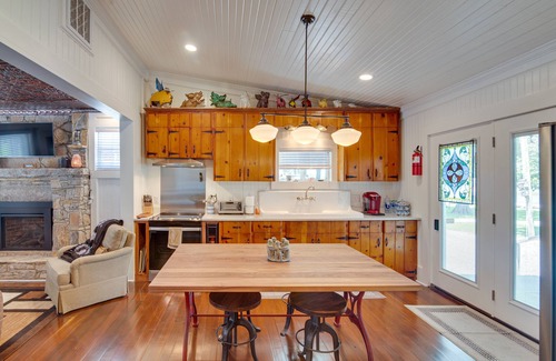Lewisburg Cottage | Lewisburg Home w/City Park Views: Near Downtown!