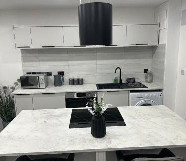 Aberaman Villa | Lewys Tai Bach