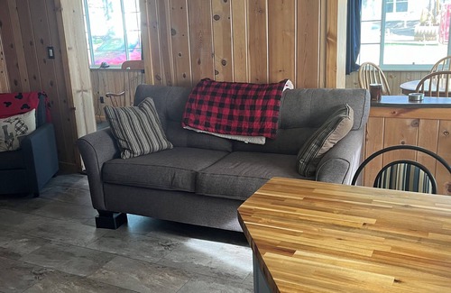 Lexington House | Lexington Cottage with Beach Access Sleeps 6-8