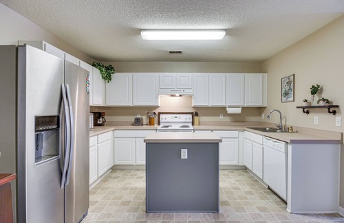 Lexington House | Lexington Family Home ~ 9 Mi to Lake Murray!