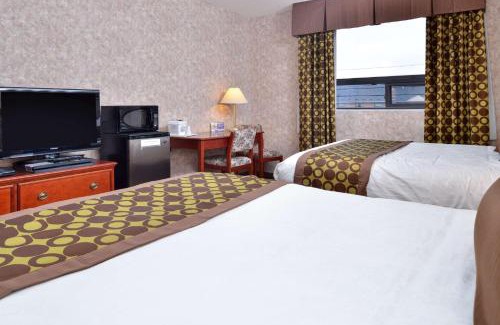Windsor Hotel | Lexington Inn & Suites-Windsor