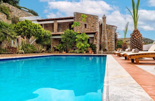 Kounelion House | Leyla Luxury Villa with Spinalonga View