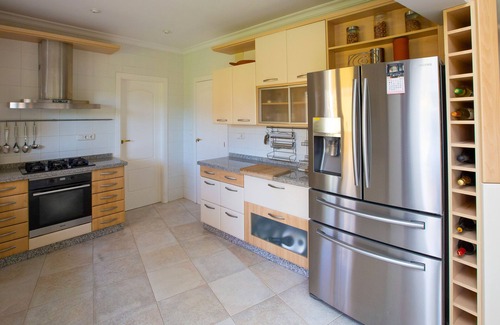 Empedrola Villa | Lg Luxury 5 Bed Private Villa w/Lawned Garden & Pool w/Sea-Mountain Views