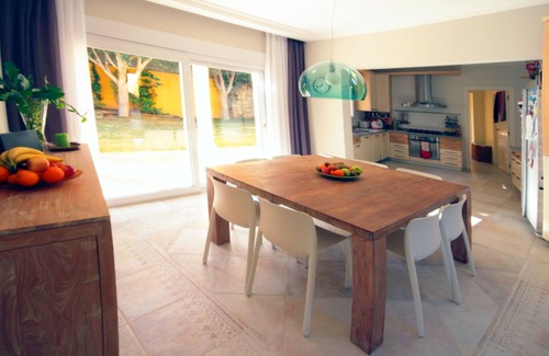 Empedrola Villa | Lg Luxury 5 Bed Private Villa w/Lawned Garden & Pool w/Sea-Mountain Views
