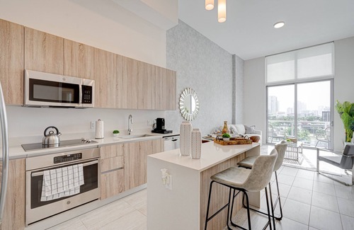 Edgewater Apartment | LG604 DESIGN DISTRICT, LUXURY GREAT VIEWS
