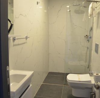 Guzelbahce Hotel | LİZBON HOTEL