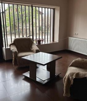 Vake House | Lia