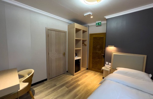 Himberg Hotel | Liao Hotel