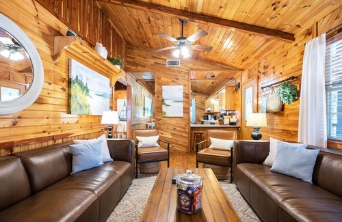 Broken Bow Cabin | Liberty Lodge 3/2 plus Game room!