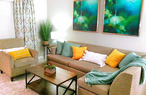 Pine Forest House | Liberty Towne- Fast WiFi, Self Check-in - Ideal for any length of stay