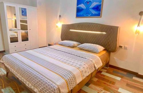 Kaleici Apartment | LICENSED ,JAZZY TOP CLASS 3 BEDROOMS HOMES 100Mb Wi-Fi