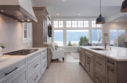 Central Okanagan House | Licensed Lakeside with Pool, 6 bed, 5 bath full house