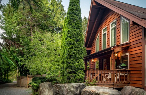 Ketchikan House | Lich Chalet is a large house located near Knudson Cove Marina.