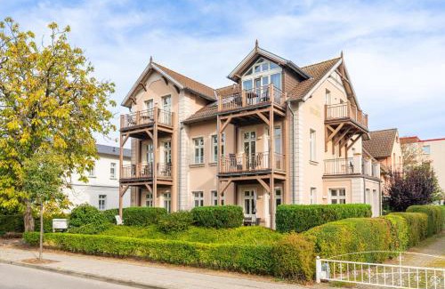 Ostseebad Kuhlungsborn House | Lichtdurchflutete Fewo mit 2 Balkonen, strandnah, mit Parkplatz