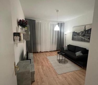 Plagwitz Apartment | Lichtung Appartement - *WLAN*Netflix*Stadion-Nah*