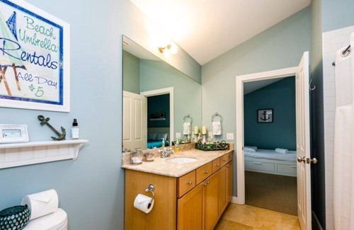 Union Pier Cottage | Lido Cottage - Gorgeous Union Pier Home, Private Hot Tub and Association Pool! 2