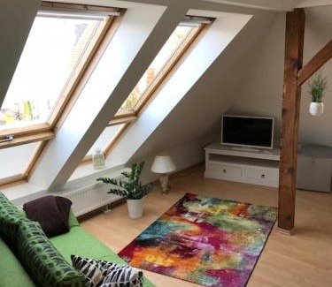 Zwenkau Apartment | Liebevoll eingerichtete Ferienwohnung im DG