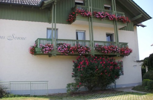 Kirchham Apartment | Liebevolles Appartement mit Balkon im idyllischen Dorf Kirchham