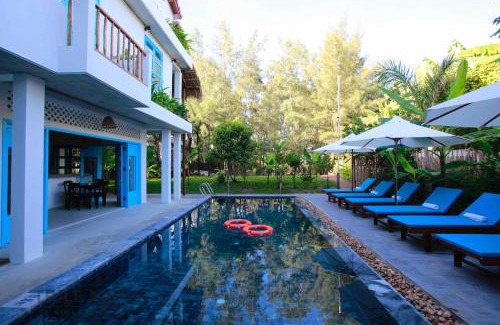 Cam An Hotel | Life Beach Villa