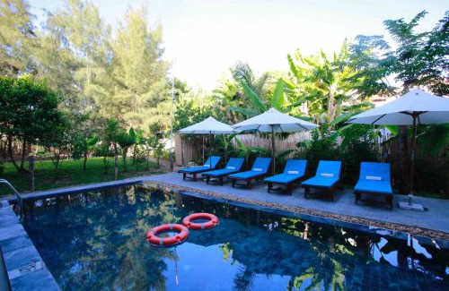 Cam An Hotel | Life Beach Villa