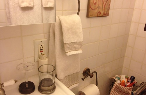 Sherman Oaks Bed & Breakfast | Life is Good Bed and Breakfast
