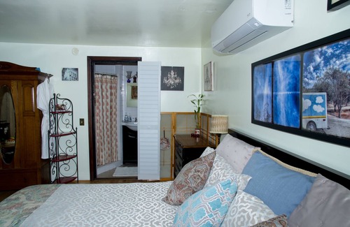 Sherman Oaks Bed & Breakfast | Life is Good Bed and Breakfast