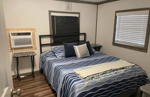 Dandridge Cabin | Life on the Docks Cabin 2 Cozy cabin in Dandridge TN