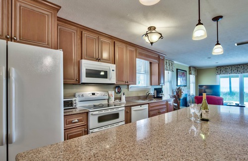 Laguna Beach Estates House | Life's a Beach! Beautiful Private Beachfront Home! Tons of Space! 2 Greatrooms!