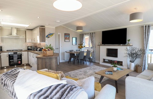 Bacton Cottage | LIFE'S A BEACH, pet friendly, country holiday cottage in Bacton