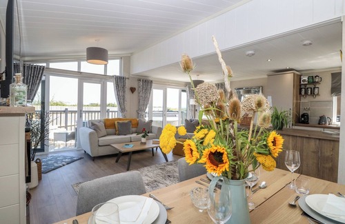 Bacton Cottage | LIFE'S A BEACH, pet friendly, country holiday cottage in Bacton