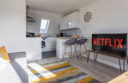 Colchester Apartment | Light, airy, two-bedroom apartment in the heart of Colchester