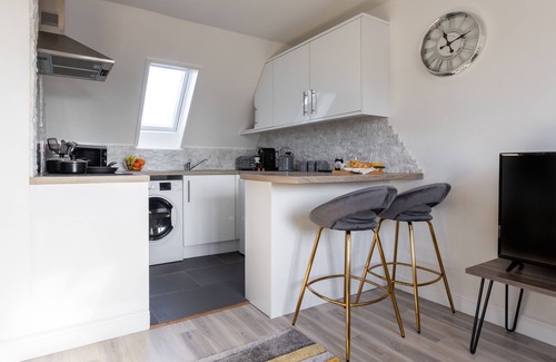 Colchester Apartment | Light, airy, two-bedroom apartment in the heart of Colchester