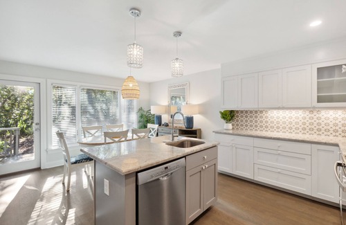 West Beach Village House | Light and airy, central, golf location