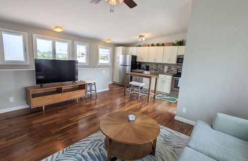 Coconut Grove Apartment | Light and breezy Kailua apartment