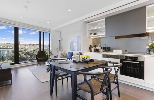 Auckland Central Business District Apartment | Light and Warm 1-Bedroom in Victoria Park