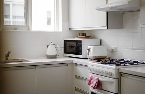 South Yarra Apartment | Light & Bright 2BR in the Heart of South Yarra
