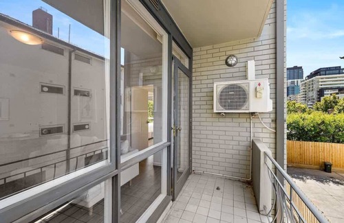 South Yarra Apartment | Light & Bright 2BR in the Heart of South Yarra