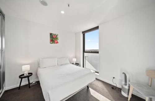Gungahlin Apartment | Light-Filled 1-Bed Apartment with Pool & Gym