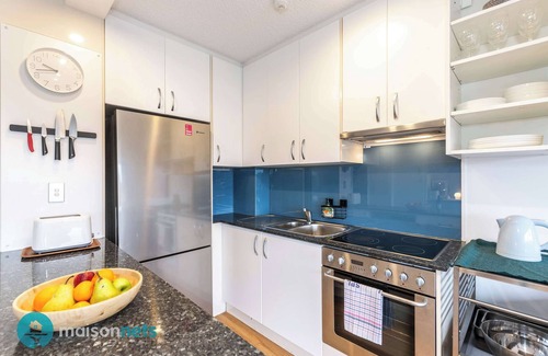 Elizabeth Bay Apartment | Light Filled 1BR Retreat with Car Park & Pool