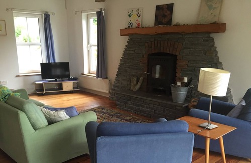 Derry House | Light-Filled Coastal Irish Home with Open Plan