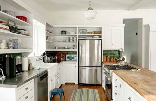Dover Plains Cottage | Light-Filled Cottage with Pool on Private 5 Acres