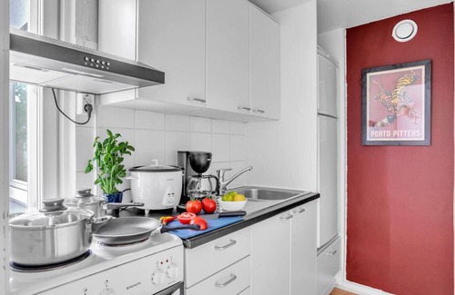 Punavuori Condo | Light-Filled Gem | Bathtub | 200m tram/bus | Wi-Fi