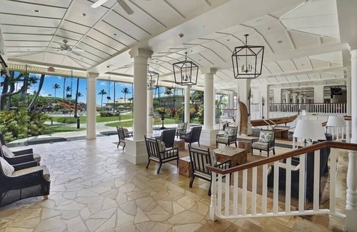Hanamaulu Hotel | Light filled room, just steps to the beach