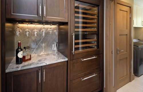 Highlands Townhomes House | Light-Filled + Stunning Views | Beacon Retreat