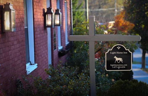 Bolivar House | Light Horse Inn: Suite 1