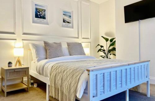 Poole Bed & Breakfast | Light house loft