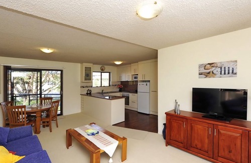 Nelson Bay Apartment | Light & spacious overlooking parkland