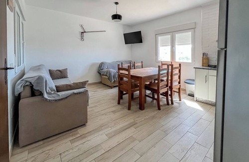 Bolonia Apartment | Lightbooking Carpe Diem 2 dormitorios