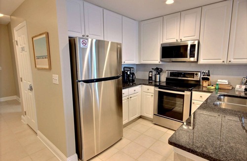 Gulf Shores Condo | Lighthouse 1208 ~ In/Outdoor Pools, Hot Tub, Sauna, Fitness Room + $400 in FREE Activities Daily